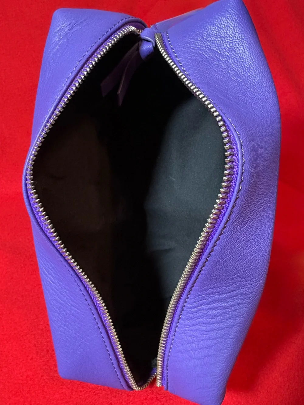 NWT Carnival Players Club Elite Purple Genuine Leather Cosmetic Travel Bag